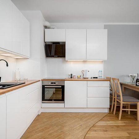 Warsaw Apartments White מראה חיצוני תמונה